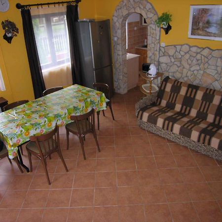 Holiday Home In Balatonmariafuerdo 19426 Chambre photo